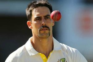 బౌండరీ లైను నుంచి విసిరిన బాల్ నేరుగా వికెట్లకి (వీడియో)