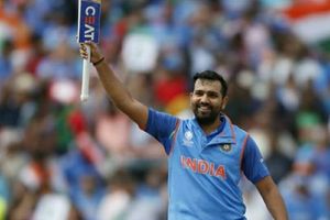 తొమ్మిది బంతుల్లో ఏడు సిక్సులు: రోహిత్ శర్మ పరుగుల వరద