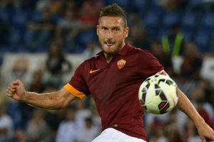 రొనాల్డొకు చెప్పొద్దు.. మెస్సీనే మంచి ఆటగాడు: టొట్టీ