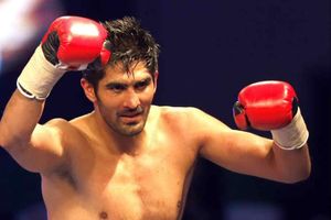 బాక్సింగ్: నిన్ను మట్టి కరిపిస్తా.. నీ ఎముకలు విరిచేస్తా..