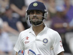 పరుగుల వరద: రెండు రికార్డులను చేజేతులా మిస్ చేసుకున్న కోహ్లీ