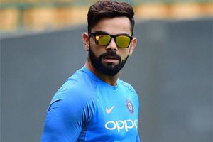 కోహ్లీ కొట్టే తొలి సిక్సర్ ఆయన పేరు మీదే: ట్విట్టర్‌లో ఓ నెటిజన్