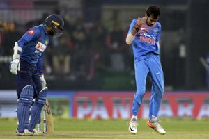 అశ్విన్ రికార్డుకు వికెట్ దూరంలో యజువేంద్ర చాహల్