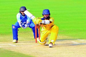 ట్రోఫీలో కేరళని కెప్టెన్ రాయుడు కుమ్మేశాడు