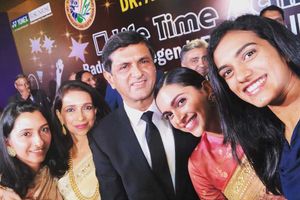 నాన్నకు జీవితకాల సాఫల్య పురస్కారం: దీపికా పదుకొనె భావోద్వేగం