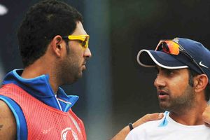 ఐపీఎల్: సొంత గడ్డకే సిక్సర్ల వీరుడు యువరాజ్, గంభీర్