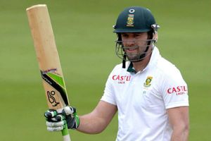 మూడు వికెట్లు పడిపోయేసరికి పారిపోదామనుకున్నా..