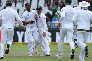 'వికెట్ కీపర్‌ను మార్చే ప్రయత్నంలో టీమిండియా'