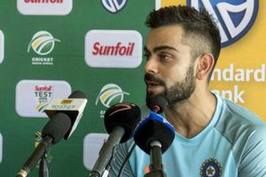 నిగ్రహం కోల్పోయిన కోహ్లీ: ప్రెస్‌మీట్‌లో దురుసుగా ప్రవర్తన (వీడియో)