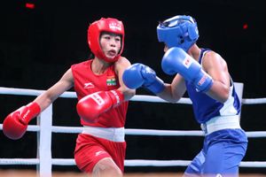 పతకాలు ఖాయం: సెమీస్‌లో శివ, మేరీకోమ్