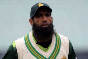 బాధపడకు ధోనీని కలిస్తే సెట్ అయిపోతావ్: యూసఫ్