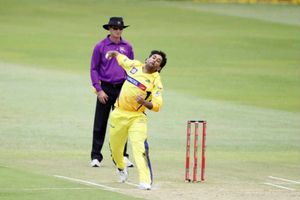 ఐపీఎల్ వేలం: గత పదేళ్లలో అత్యధిక ధర పలికిన ఆటగాళ్లు (ధోని నుంచి స్టోక్స్ వరకు)