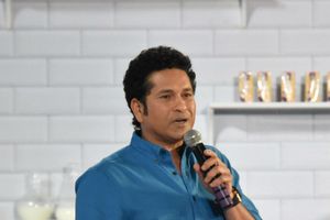 పిచ్‌ను గరుకుగా చేసి, స్పిన్నర్లకు సాయపడండి: సచిన్