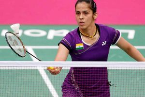 సైనా శ్రమించి, గెలిచి, ఫైనల్‌లో నిలుచుంది