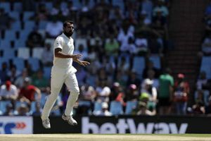 ఇలా ఎందుకు తయారుచేశారో!: సెంచూరియన్‌ పిచ్‌పై షమీ అసంతృప్తి