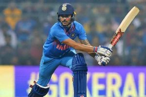 'టీమిండియాలో... వాళ్ల స్థానాల్లో కొనసాగడం చాలా కష్టం'