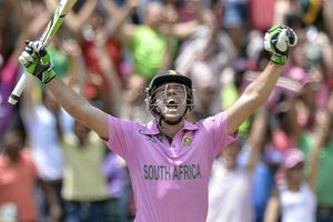 కోహ్లీసేన చరిత్ర అనుమానమే!: పింక్ జెర్సీలో డివిలియర్స్ ప్రపంచ రికార్డు