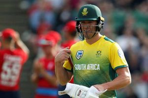 సఫారీ జట్టుని వేధిస్తున్న గాయాలు: సిరిస్‌కు డివిలియర్స్ దూరం