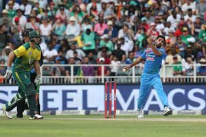 ఒకే ఒక్కడు: పేసర్ భువనేశ్వర్ ఖాతాలో అరుదైన రికార్డు (ఫోటోలు)