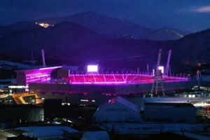 కర్లింగ్ గేమ్‌తో వింటర్ ఒలింపిక్స్ ఆరంభం: పైకప్పు లేని జాతీయ స్టేడియం, ఎముకలు కొరికే చలి