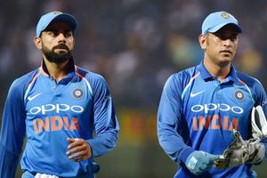 5వ వన్డేలో ధోని డీఆర్ఎస్ లెక్క తప్పింది: కోపంతో ఊగిపోయిన కోహ్లీ