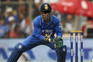 తొలి టీ20: కుమార సంగక్కర రికార్డుని బద్దలు కొట్టిన ధోని