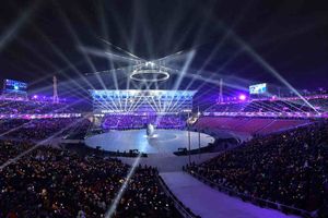 బాణసంచా వెలుగుల మధ్య అట్టహాసంగా వింటర్ ఒలింపిక్స్ ప్రారంభం (ఫోటోలు)