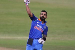 సఫారీ గడ్డపై తొలి సెంచరీ: ఛేజ్ మాస్టర్ కోహ్లీపై ఎవరేమన్నారు?