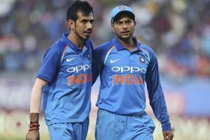 కుల్దీప్, చాహల్‌లు అద్భుత స్పిన్నర్లు: పాక్ మాజీ స్పిన్నర్