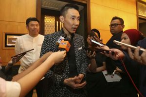 అచ్చం నాలానే ఉన్న వ్యక్తిని సెక్స్ వీడియోలో చూసిన నా భార్య..