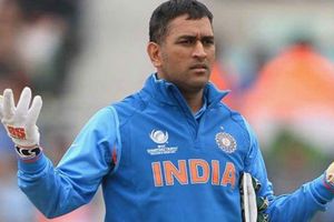 లంకలో ముక్కోణపు టోర్నీ: ధోనీని కావాలనే తప్పించారా?