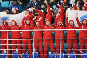 ఉత్తర కొరియా నుంచి 22మంది కోసం 229 మంది ఛీర్ గర్ల్స్