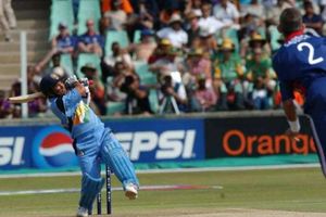 #OnThisDay in 2003: సచిన్ బాదిన సెక్సీయస్ట్ సిక్స్ ఇదే (వీడియో)