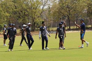 'భాగ్య నగరంలో భారత స్టార్ క్రికెటర్ల సందడి'