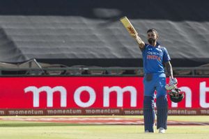 జీనియస్, ప్రపంచంలోనే అత్యుత్తమ బ్యాట్స్‌మన్ కోహ్లీనే