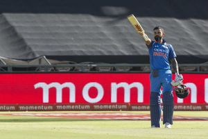 మళ్లీ కోహ్లీ రికార్డుల మోత: @5