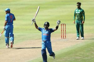 వాండరర్స్‌లో 4వ వన్డే: కోహ్లీ ముంగిట మరో రికార్డు, ఏబీని అధిగమిస్తాడా?