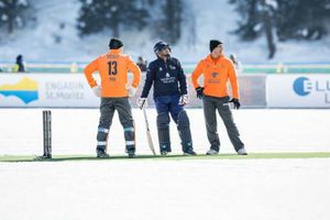 ఐస్ క్రికెట్: రెండో మ్యాచ్‌లోనూ సెహ్వాగ్ జట్టు ఓటమి, సిరిస్ ఆఫ్రిదీ జట్టుదే