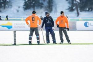 ఐస్ క్రికెట్: సెహ్వాగ్ హాఫ్ సెంచరీ, మంచును గెలిచిన అఫ్రీది