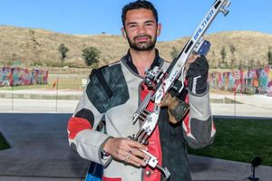 అఖిల్ గన్ పేలి... స్వర్ణం వరించింది