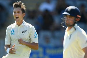 ఐదుగురు బ్యాట్స్‌మెన్‌లు డకౌట్