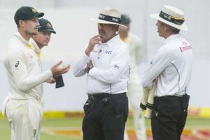 బాల్ టాంపరింగ్ చేయడం వల్ల కలిగే ప్రయోజనం ఏంటీ?