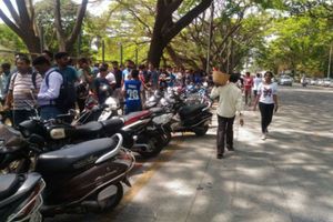 ఆదివారం ఐఎస్ఎల్ ఫైనల్: హాట్‌కేకుల్లా టికెట్లు, ఆధార్ తప్పనిసరి