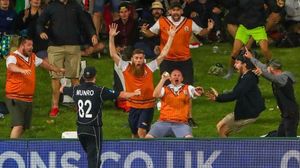 రెండో వన్డేలో క్యాచ్ పట్టిన అభిమానికి రూ. 24 లక్షలు నజరానా