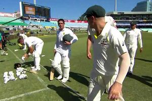 వార్నర్-డీకాక్ వివాదం: వార్న్ నుంచి వాన్ వరకు ఎవరేమన్నారు