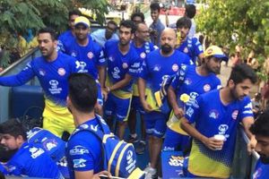 చెన్నై వీధుల్లో చిందులేస్తున్న చెన్నై సూపర్ కింగ్స్ జట్టు