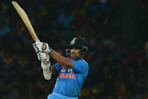 టీమిండియాకు షాకిచ్చిన శ్రీలంక: ముక్కోణపు సిరిస్‌లో తొలి విజయం