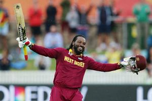 సెంచరీతో చెలరేగిన గేల్, క్వాలిఫయర్ మ్యాచ్‌లో వెస్టిండీస్ భారీ స్కోరు