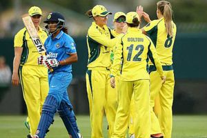 అనారోగ్యంతో మ్యాచ్‌కు దూరమైన మిథాలీ, ఆసీస్ చేతిలో భారత్ పని ఖాళీ