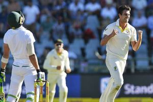 మూడో టెస్టు: ఎల్గర్‌ సెంచరీ, దక్షిణాఫ్రికా 266/8